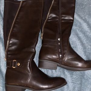 6.5 women’s ridding boots brown with gold zippers